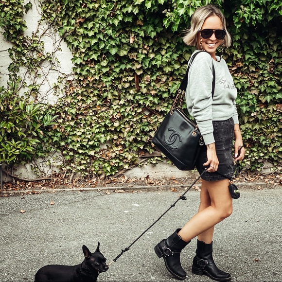 Meet your Posher, Jennifer - Picture 2 of 2